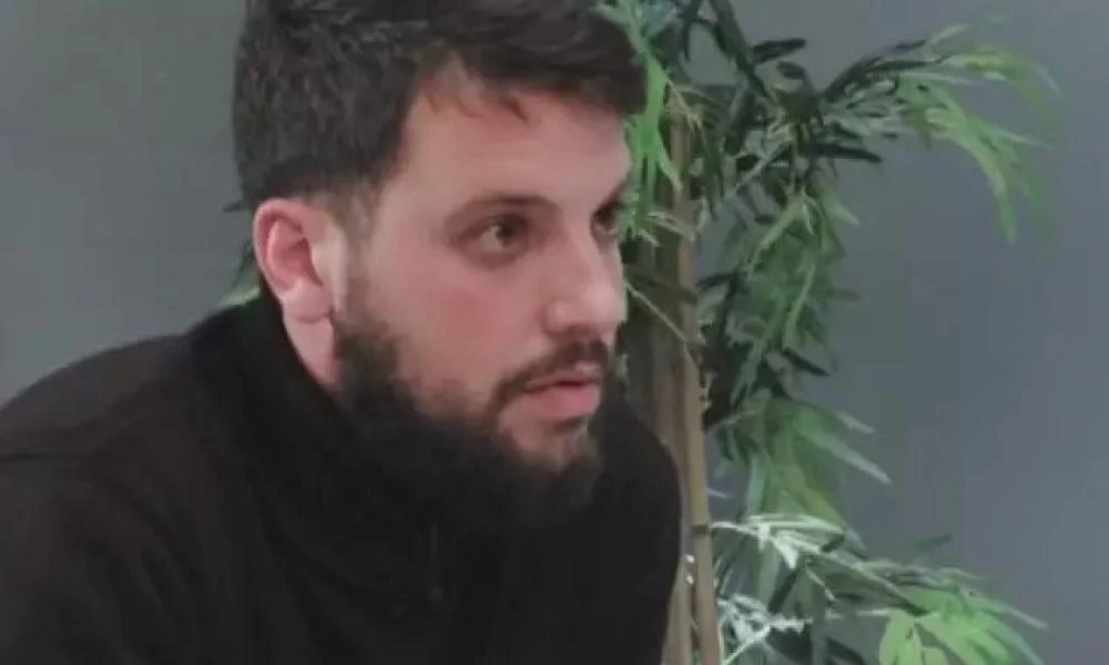 Πάτρα - Μάνος: "Αναγνωρίζει" την Ρούλα Πισπιρίγκου πίσω από τα ανώνυμα τηλεφωνήματα (βίντεο)